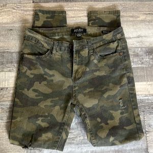 Judy Blue distressed camo skinny jean